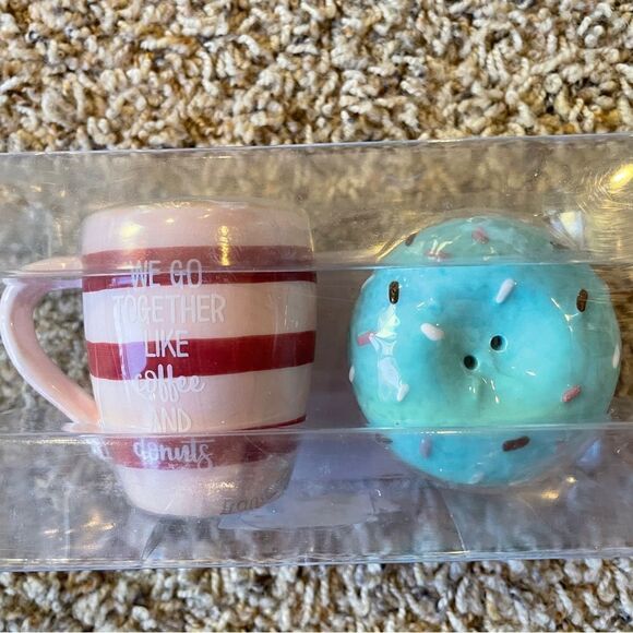 - Transpac Donut Love Salt and Pepper Shakers. New In Box - Picture 3 of 7